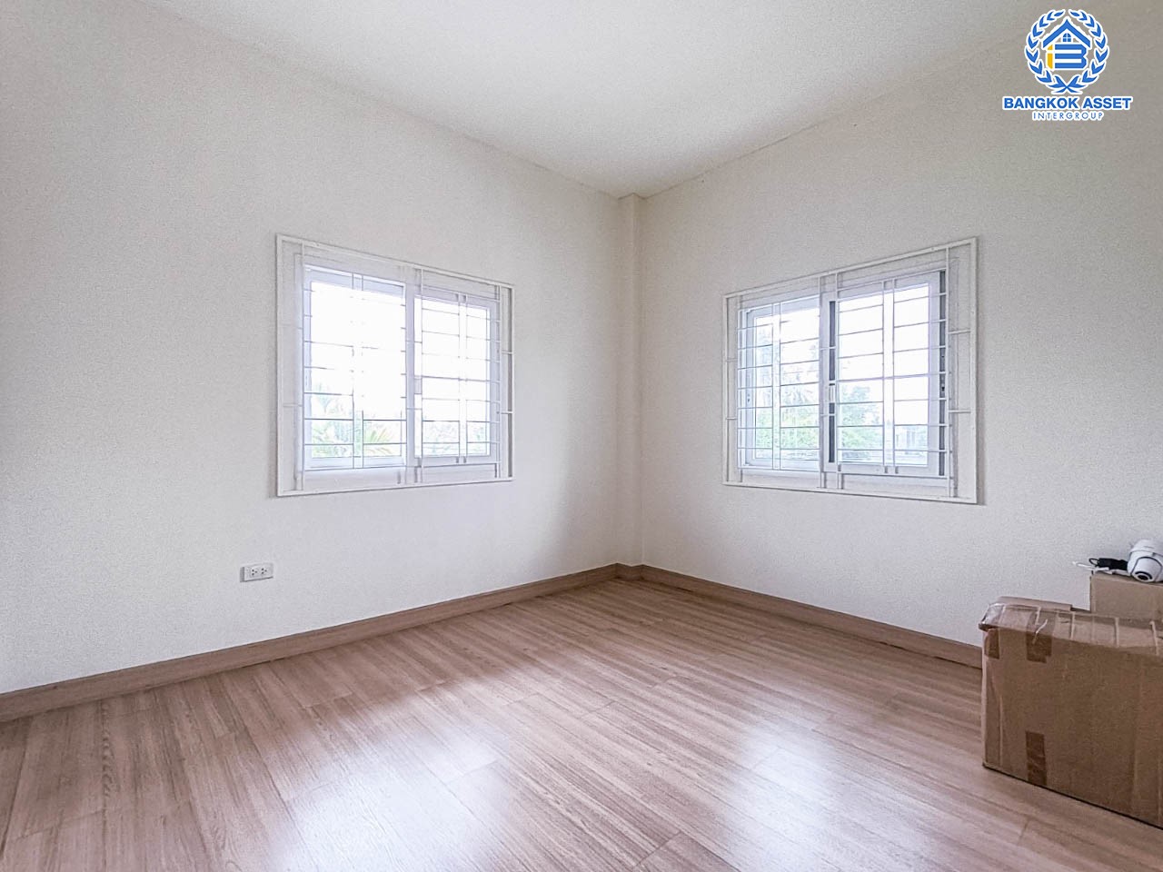 *****บ้านเดี่ยวมือสองย่านนนทบุรี ม.บ้านกาสะลอง กาญจนาภิเษก บ้านมือ1 ไม่เคยเข้าอยู่ เนื้อที่กว้างขวางมากถึง 66 ตร.ว. ฟังก์ชัน 4 ห้องนอน 3 ห้องน้ำ ที่จอดรถ 2 คัน แถมฟรี! เครื่องปรับอากาศ 1 เครื่อง มีพื้นที่รอบบ้าน ภายในตกแต่งสวย ตั้งบนทำเลแห่งการเดินทาง ใกล้รถไฟฟ้าสายสีม่วง "สถานีตลาดบางใหญ่"